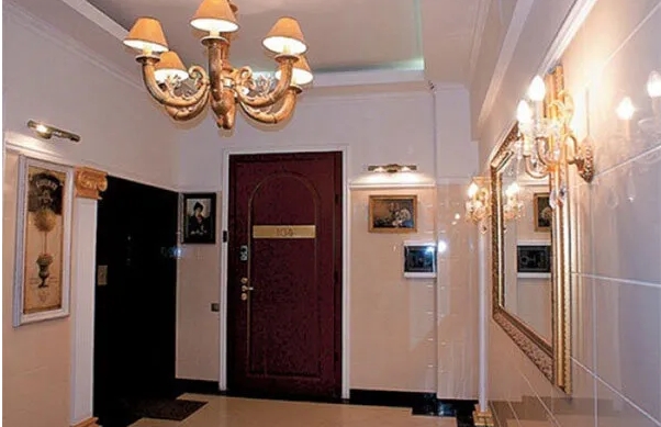 Позолота і 12 кімнат: в мережу потрапили фото трирівневої квартири Данилко в центрі Києва